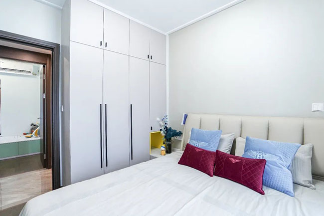 96㎡三居，巧妙延申玄關(guān)餐廳空間感，打造精致雅居